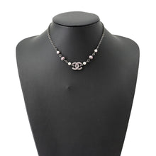 将图像加载到图库查看器中，CHANEL CC Logo Necklace Black Metal Faux Pearl Rhinestone
