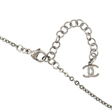 将图像加载到图库查看器中，CHANEL CC Logo Necklace Black Metal Faux Pearl Rhinestone
