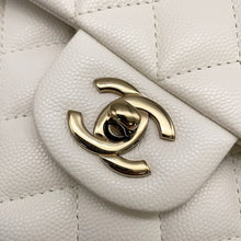 Load image into Gallery viewer, CHANEL Matelasse W flap ChainShoulder WhiteA01113 Caviar Leather Size 23
