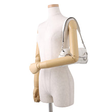 Load image into Gallery viewer, GUCCI Horsebit Chain Shoulder Bag White764339 AACU1 9014 Leather Size Small

