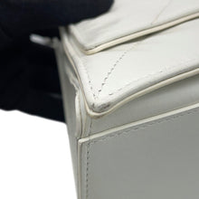 将图像加载到图库查看器中，BALENCIAGA ChainShoulder Crash White716393210J09001 Leather Size Medium
