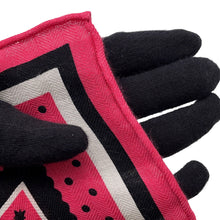 Load image into Gallery viewer, HERMES Giant Square Couvertures et tenues de Jour Size 140 Rose Bonbon/Black Cashmere Silk
