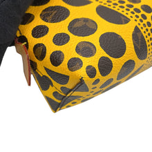 将图像加载到图库查看器中，LOUIS VUITTON LVxYK Pochette Cosmetic Yayoi Kusama JauneM47346 Monogram Pumpkin Dot
