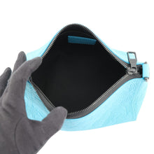 将图像加载到图库查看器中，LOUIS VUITTON Triangle Messenger - Limited Edition, Osaka Midosuji Store, 2020 Turquoise/NoirM55925 Monogram・Taurillon
