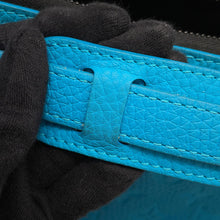 将图像加载到图库查看器中，LOUIS VUITTON Triangle Messenger - Limited Edition, Osaka Midosuji Store, 2020 Turquoise/NoirM55925 Monogram・Taurillon
