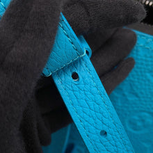 将图像加载到图库查看器中，LOUIS VUITTON Triangle Messenger - Limited Edition, Osaka Midosuji Store, 2020 Turquoise/NoirM55925 Monogram・Taurillon
