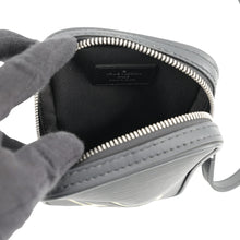 Load image into Gallery viewer, LOUIS VUITTON Danube LV Circle NoirM55120 Epi Leather Size PM
