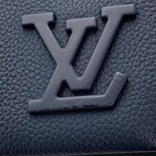 将图像加载到图库查看器中，LOUIS VUITTON takeoff messenger NavyM23709 Grain Leather
