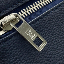 将图像加载到图库查看器中，LOUIS VUITTON takeoff messenger NavyM23709 Grain Leather
