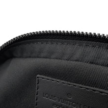 将图像加载到图库查看器中，LOUIS VUITTON Utility side bag NoirM44477 Monogram / Solar Powered Ray
