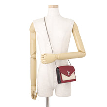 Load image into Gallery viewer, LOUIS VUITTON Pochette Lock Me Chain Lie De Vin/Etain/CrèmeM63470 Calf Leather Size BB
