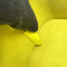 将图像加载到图库查看器中，CELINE Cuil Triomphe Box Shoulder Yellow199263DU3 Leather Size Small
