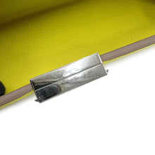 Load image into Gallery viewer, HERMES ClicH Lime Evercolor Size 21
