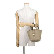Load image into Gallery viewer, HERMES Picotin Lock Beige Marfa Taurillon Size PM
