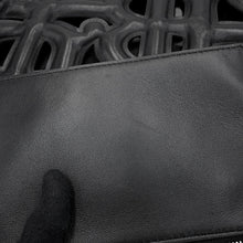将图像加载到图库查看器中，BURBERRY Long Bag Black8053369 Lambskin Mesh
