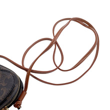 将图像加载到图库查看器中，CELINE Triomphe Heart Shoulder Pouch Tan PVC Leather
