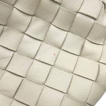 将图像加载到图库查看器中，Bottega Veneta Jodie INTRECCIATO White651876 Leather Size Mini
