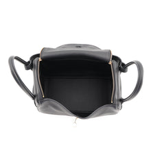 Load image into Gallery viewer, HERMES Lindy Black Taurillon Clemence Size 26
