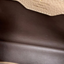 Load image into Gallery viewer, LOUIS VUITTON Capucines GaletM42263 Taurillon Leather Size PM
