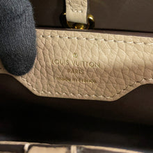 Load image into Gallery viewer, LOUIS VUITTON Capucines GaletM42263 Taurillon Leather Size PM

