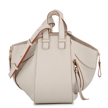 将图像加载到图库查看器中，LOEWE hammock light ghostA538S35X18 Leather Size Small
