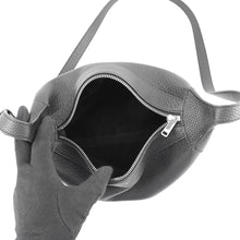 将图像加载到图库查看器中，CELINE Harry Crossbody Bag Black122333GT7.38SI Leather
