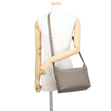 将图像加载到图库查看器中，CELINE Harry Crossbody Bag Suri122333GT7.09SR Leather
