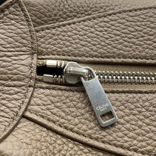 将图像加载到图库查看器中，CELINE Harry Crossbody Bag Suri122333GT7.09SR Leather
