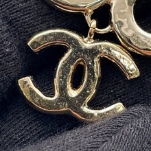 Load image into Gallery viewer, CHANEL Brooch CC Logo Faux PearlAB5646 Metal Faux Pearl
