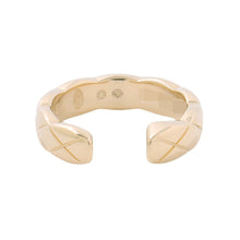 将图像加载到图库查看器中，CHANEL Coco Crush Collection Single Ear CuffJ12157 18K Yellow Gold

