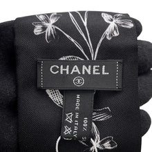 Load image into Gallery viewer, CHANEL CHANEL Twilly Black/White Silk100%
