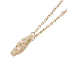 将图像加载到图库查看器中，Van Cleef &amp; Arpels Vintage Alhambra Guilloche PendantVCARP4KL00 18K Yellow Gold
