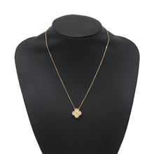 将图像加载到图库查看器中，Van Cleef &amp; Arpels Vintage Alhambra Guilloche PendantVCARP4KL00 18K Yellow Gold
