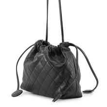 将图像加载到图库查看器中，CHANEL Matelasse Strap Clutch Bag BlackAP5227 Lambskin

