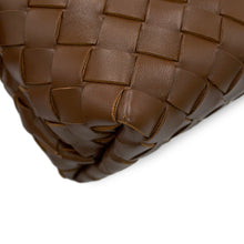 Load image into Gallery viewer, Bottega Veneta INTRECCIATO Andiamo Notchyola766014VCPP12808 Lambskin Size Small
