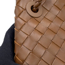 Load image into Gallery viewer, Bottega Veneta INTRECCIATO Andiamo Notchyola766014VCPP12808 Lambskin Size Small
