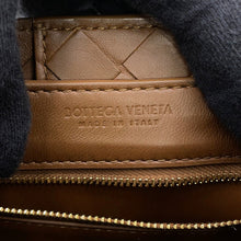 Load image into Gallery viewer, Bottega Veneta INTRECCIATO Andiamo Notchyola766014VCPP12808 Lambskin Size Small
