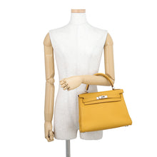 Load image into Gallery viewer, HERMES Kelly Retourne Jaune Ambre Togo Leather Size 28
