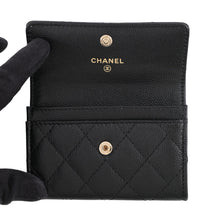 将图像加载到图库查看器中，CHANEL Matelasse Card Case CC Logo BlackAP4178-B17697-94305 Caviar Leather/Rhinestone

