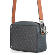 将图像加载到图库查看器中，LOUIS VUITTON Volga on Strap NoirM69688 Monogram Eclipse
