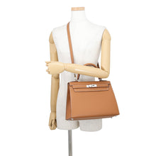 Load image into Gallery viewer, HERMES Kelly Sellier Gold Epsom Size 28
