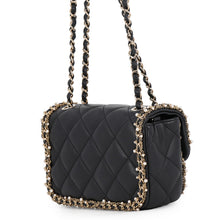 将图像加载到图库查看器中，CHANEL Mini Matelasse Single Flap Chain Shoulder Bag Black Lambskin Faux Pearl Size 17
