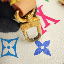 将图像加载到图库查看器中，LOUIS VUITTON LVx™ Vanity Chain Pouch White/MulticolorM13662 Monogram・Multicolor
