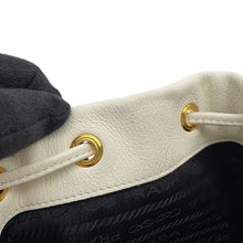 将图像加载到图库查看器中，PRADA Duet Bucket Bag White1BH038 Leather
