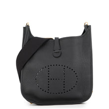 将图像加载到图库查看器中，HERMES Evelyne3 Black Taurillon Clemence Size PM
