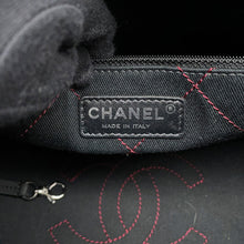 将图像加载到图库查看器中，CHANEL On the Road Tote Bag Bordeaux/BlackA92211 Caviar Leather
