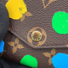 将图像加载到图库查看器中，LOUIS VUITTON LV × YK Portefeuille Sarah NM Brown/MulticolorM81980 Monogram Painted Dot

