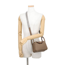 Load image into Gallery viewer, HERMES Lindy Etoupe Taurillon Clemence Size Mini
