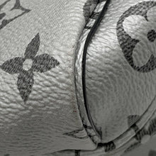 将图像加载到图库查看器中，LOUIS VUITTON Messenger Silver/NoirM43859 Monogram / Reflect Size PM
