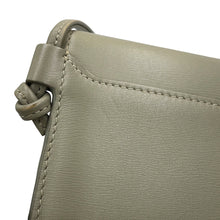 将图像加载到图库查看器中，CELINE phone pouch Gray Leather
